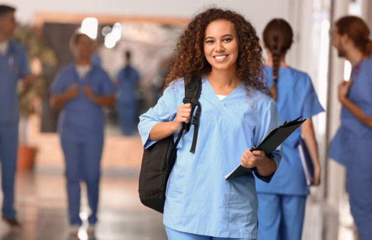 Número de estudantes de medicina sobe, mas formação de especialistas não acompanha