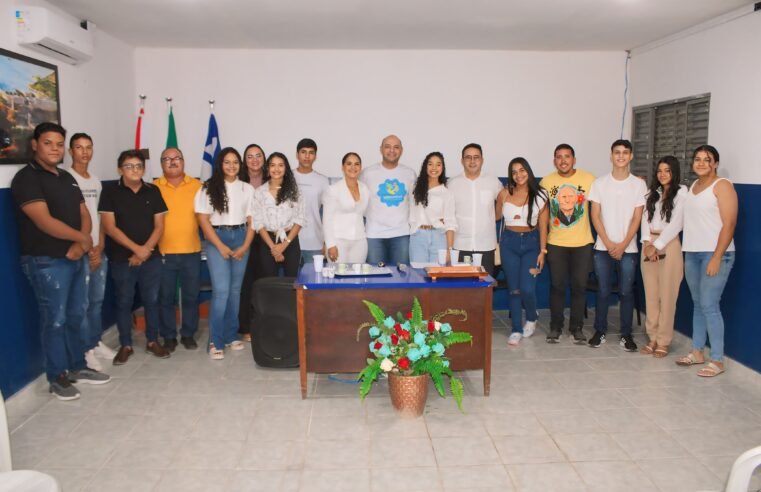 A Prefeitura Municipal de Glória-BA realiza na  Solenidade de Posse dos 11 jovens aprovados no Processo Seletivo para o Programa Estágio Jovem