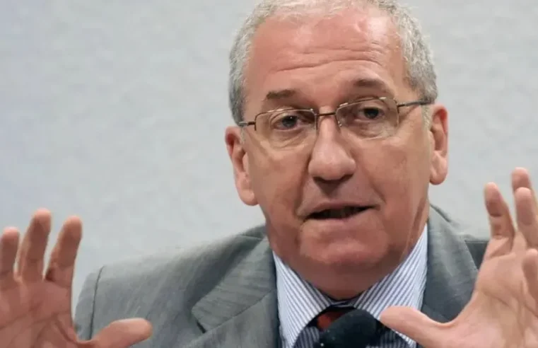 Panamá deporta ex-ministro Franklin Martins e depois pede desculpas