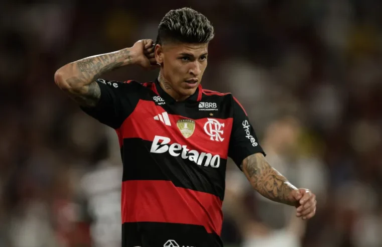Carrascal lidera goleada e Flamengo cola no Palmeiras no Brasileirão